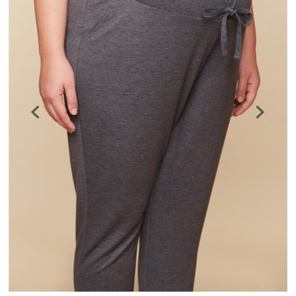 Motherhood Maternity joggers - Picture 3 of 5